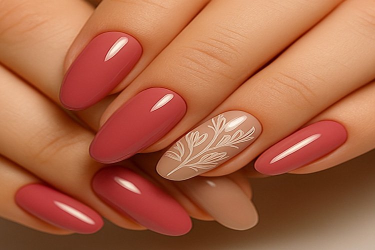 Mersin charm nail art – pastel renkli ve inci detaylı tırnak tasarımı