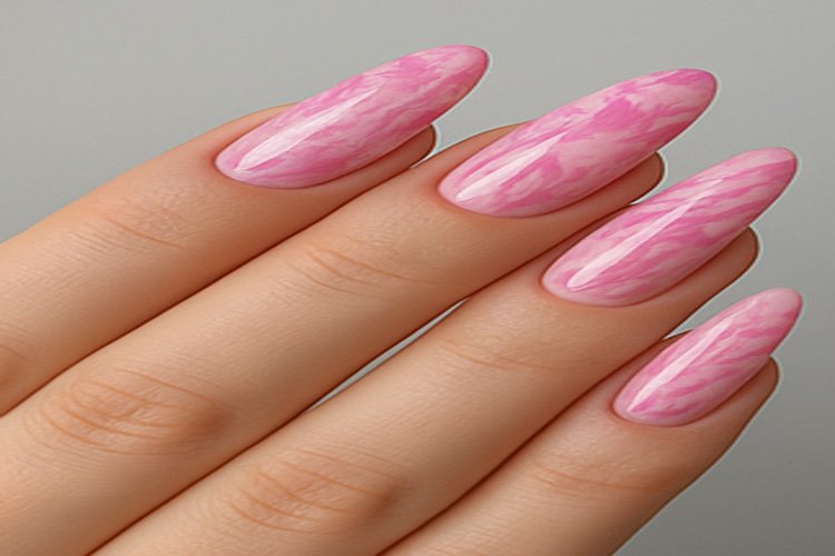 Mermer desenli pembe protez tırnak nail art tasarımı